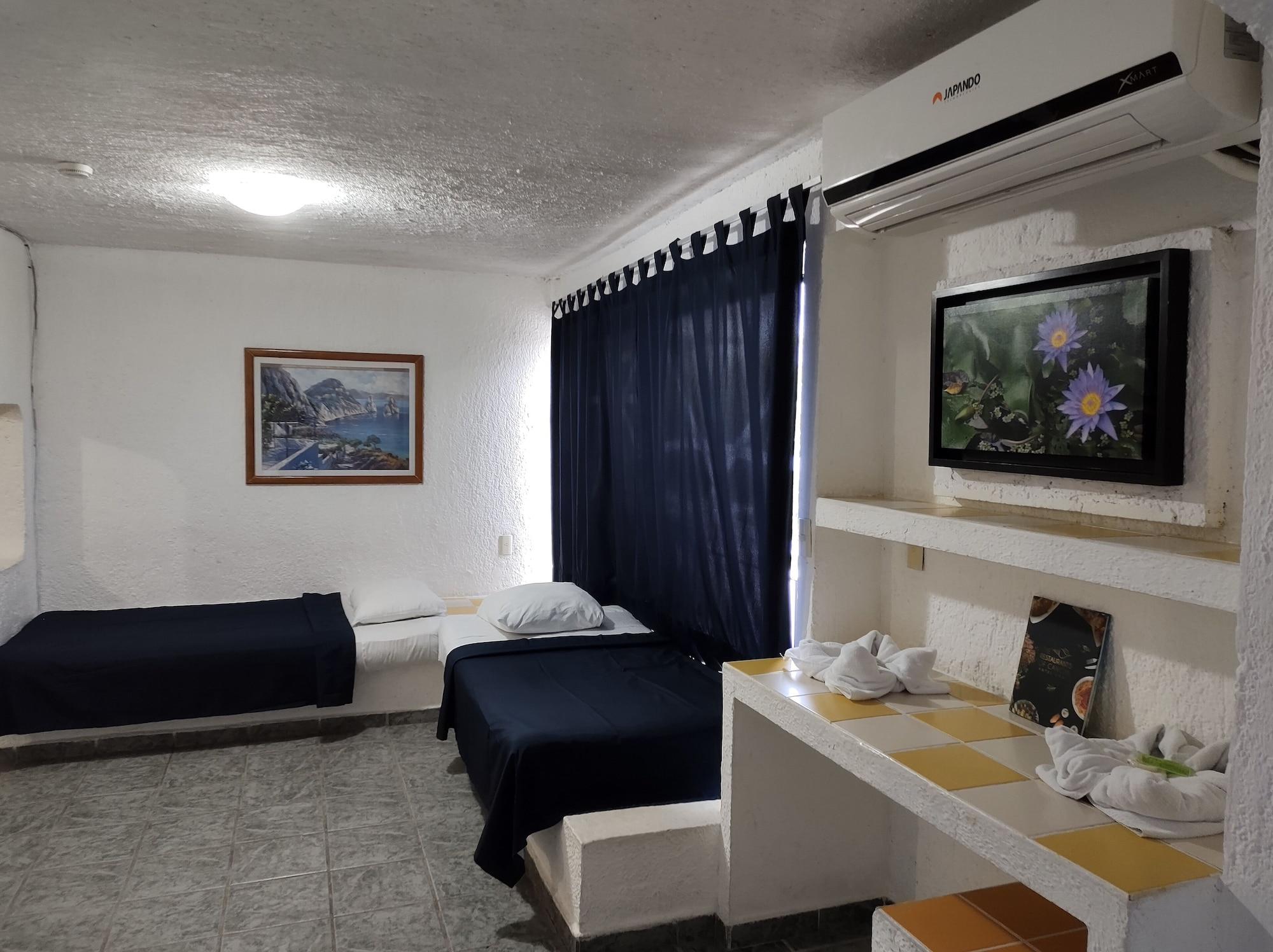 Ikaro Suites Cancun Exterior photo